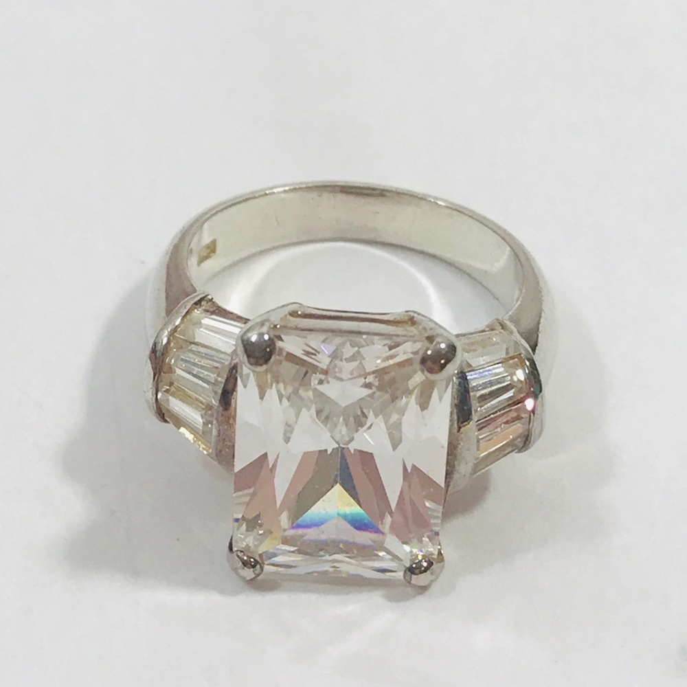 Ladies Costume Righthand Dinner Ring